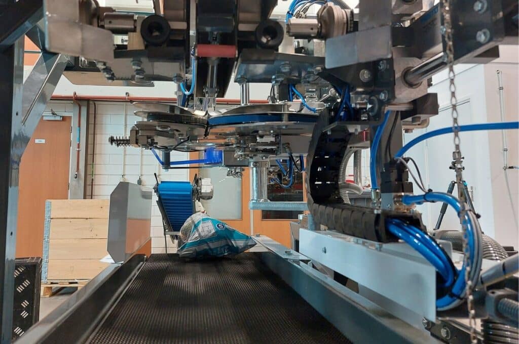 Wicket bagger inside view
